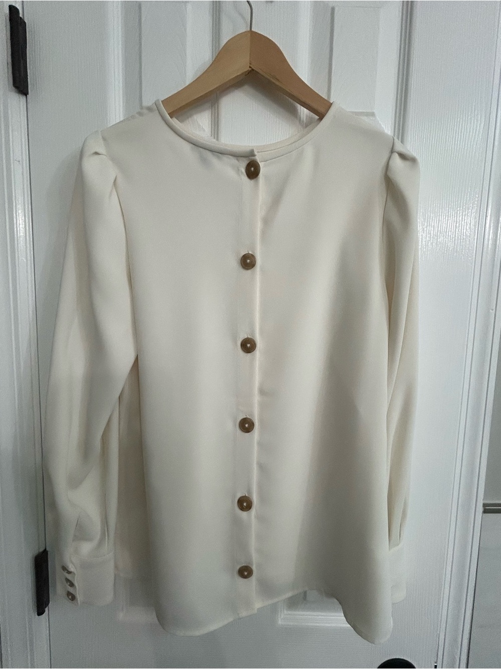 ANN TAYLOR
Cream Long-Sleeve Blouse - Classic Women's Top - Picture 2 of 11